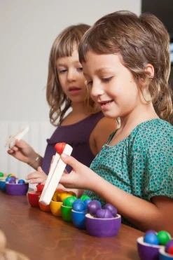 Grapat 6 houten kommetjes en 36 eikeltjes - 6 kleuren - Discount