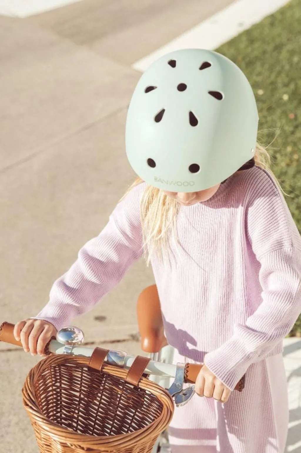 Banwood Helm - Pale Mint - Discount