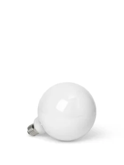 Ferm Living Led gloeilamp in Opal Glas - 8W 12,5cm - Sale
