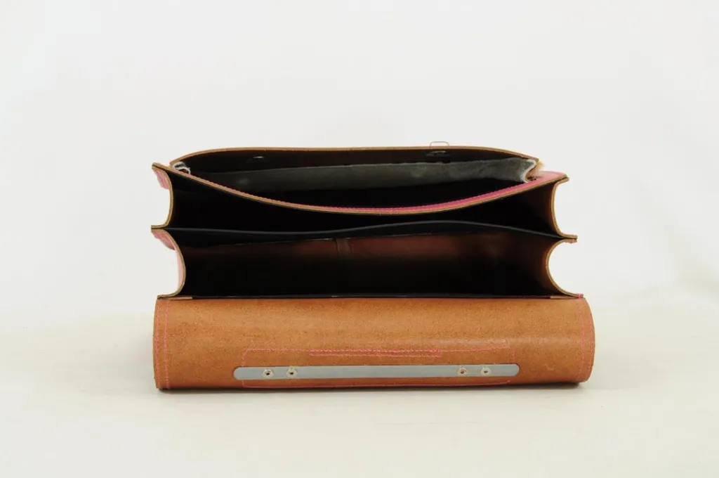 Own Stuff Lederen boekentas met gespen - Leo Antique Pink -