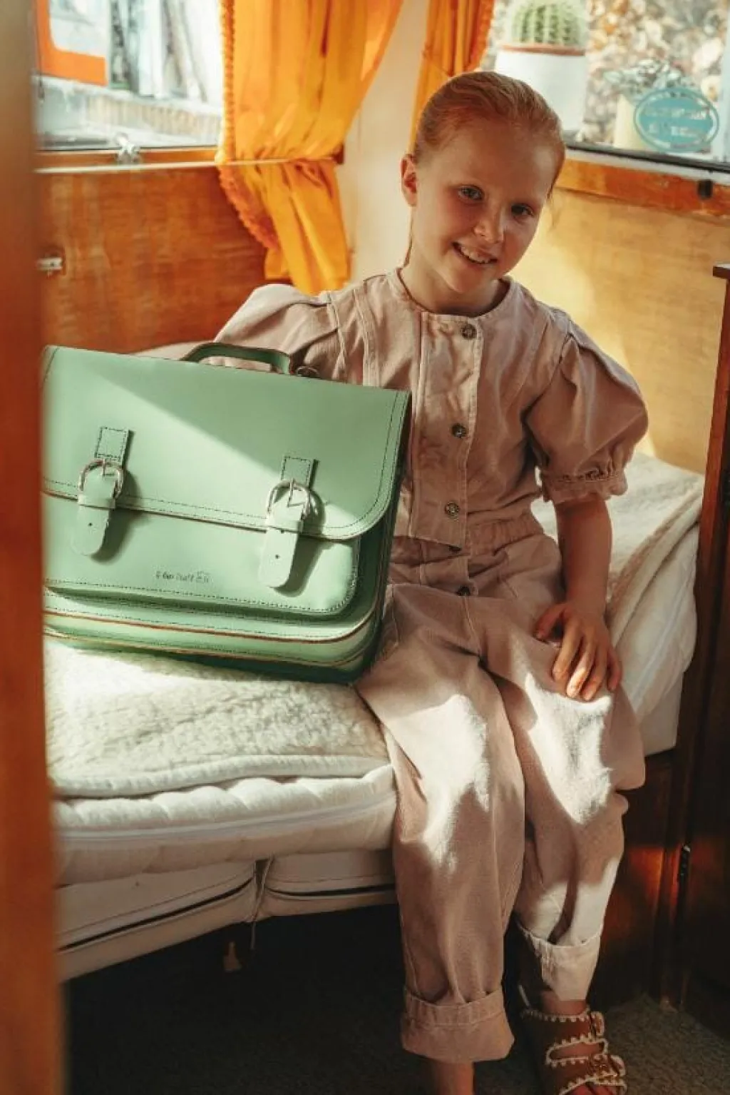 Own Stuff Lederen boekentas met gespen - Pastel Green -