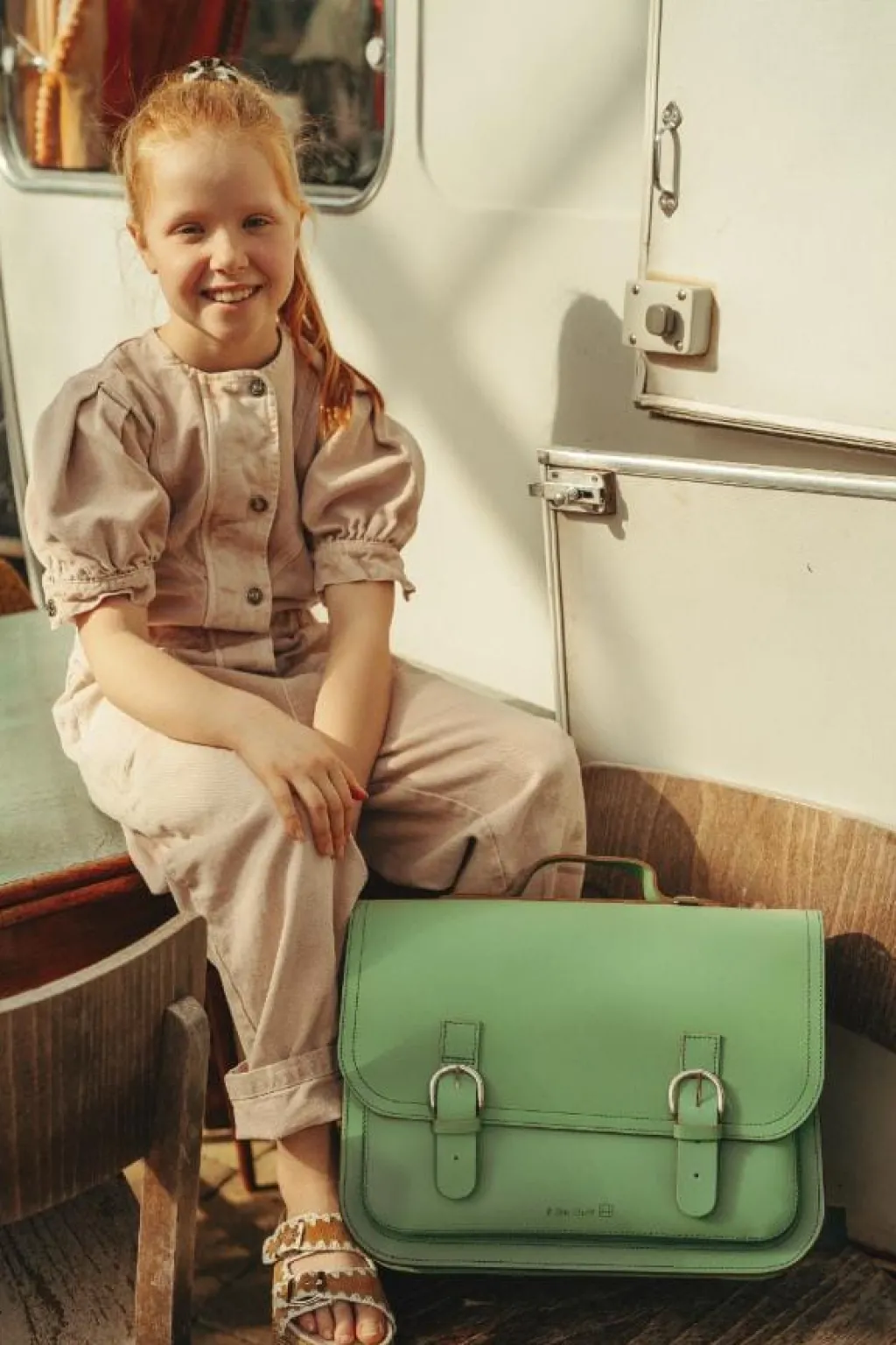 Own Stuff Lederen boekentas met gespen - Pastel Green -